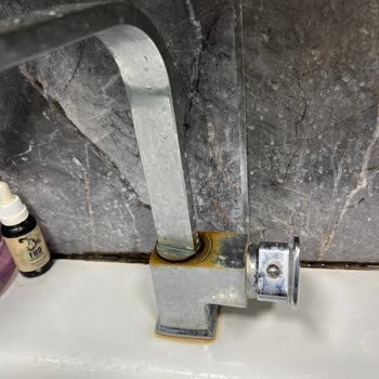 Banyoda Kısa Sürede Sorunlu Ve Paslanan Duş Sistemi Mağduriyeti