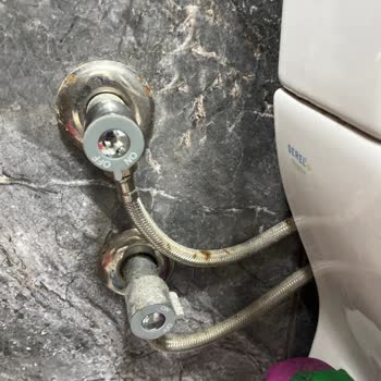 Banyoda Kısa Sürede Sorunlu Ve Paslanan Duş Sistemi Mağduriyeti