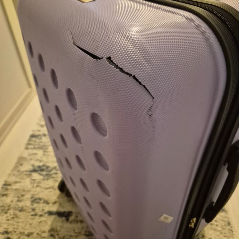 Uçuş Sonrası Valizimde Oluşan Kırık İçin Mağduriyetimin Giderilmesini Talep Ediyorum