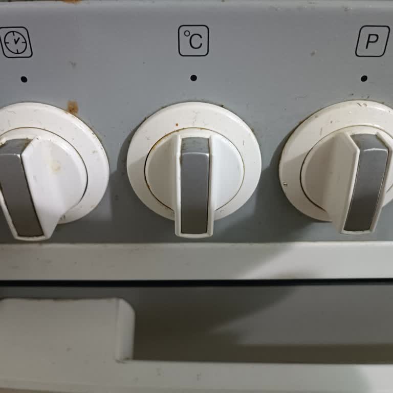 Arçelik Fırın Düğmelerindeki Rakam Ve Semboller Kısa Sürede Silindi