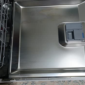 Arçelik Bulaşık Makinesi Cam Bardakları Sarartıyor, Sorun Çözülmüyor