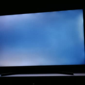 Arızalı Televizyon Ekranı Ve Yetersiz Servis Hizmeti Nedeniyle Ürün Değişimi Talebi