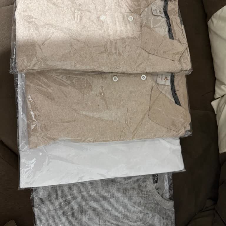 @dehanbutik Paket İçinden Tamamen Alakasız 4 Adet T-shirt Çıktı