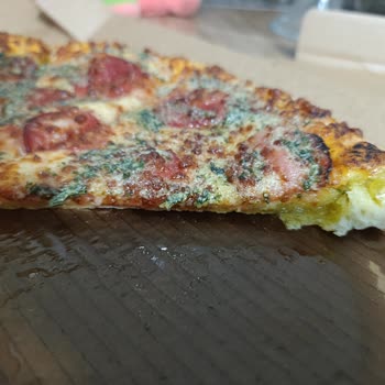 Yağlı Ve Kalitesiz Pizza, İlgisiz Müşteri Hizmeti!