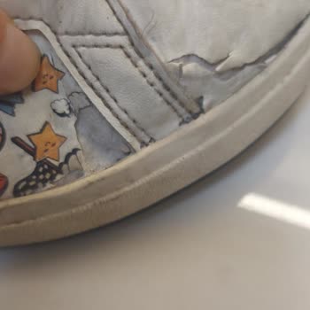 Garantili Adidas Ayakkabı Kısa Sürede Yıprandı, İnceleme Yapılmadan Ret Cevabı