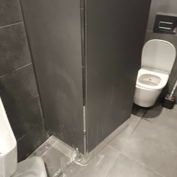 Türkiye Petrolleri Sütlüce Şubesinde Hijyen Sorunu Ve Kötü Koku