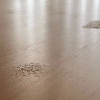 Kısa Sürede Deforme Olan Masa Ve İlgisiz Firma Yaklaşımı