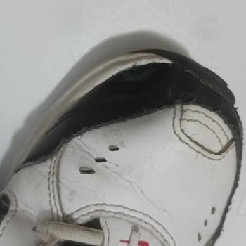 Nike Air Monarch IV Ayakkabıda Kısa Sürede Burun Kısmında Açılma Sorunu