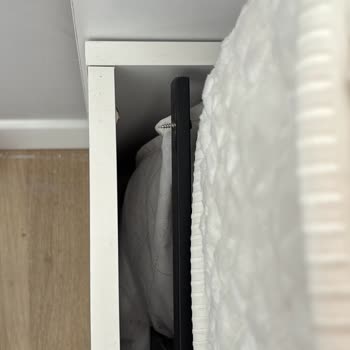 Evname Kırık Yatak ve Eksik Robot Süpürge Parçası İçin Çözüm Bekliyorum