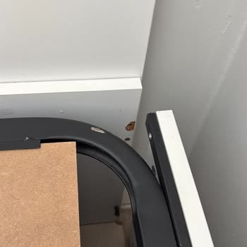 Evname Kırık Yatak ve Eksik Robot Süpürge Parçası İçin Çözüm Bekliyorum