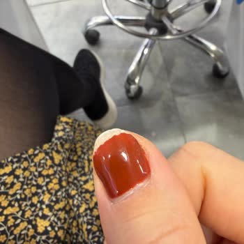 Kalıcı Oje İki Günde Soyuldu, Mağaza Çözüm Sunmadı