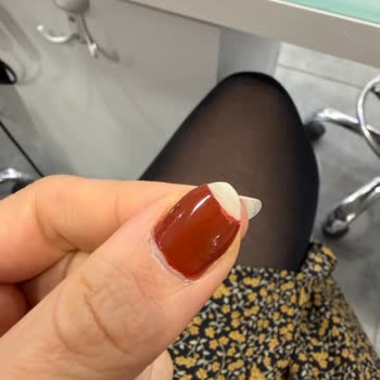 Kalıcı Oje İki Günde Soyuldu, Mağaza Çözüm Sunmadı