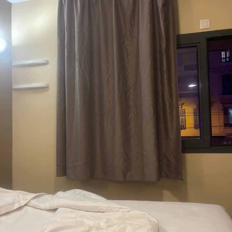 Rezervasyon Sonrası Standartlara Uymayan Otel Ve Kötü Konum Deneyimi