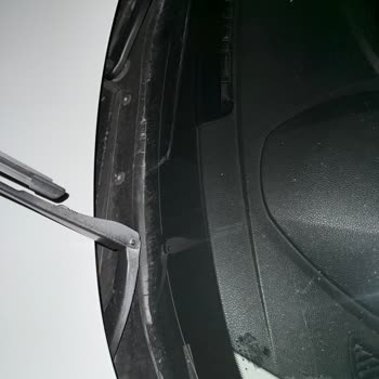 BMW 116d'de Cam Fitili Ve Stop Lambası Sorunu Güvenliği Tehdit Ediyor