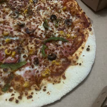 Çiğ Pizza Ve İlgisiz Müşteri Hizmeti Nedeniyle Mağduriyet