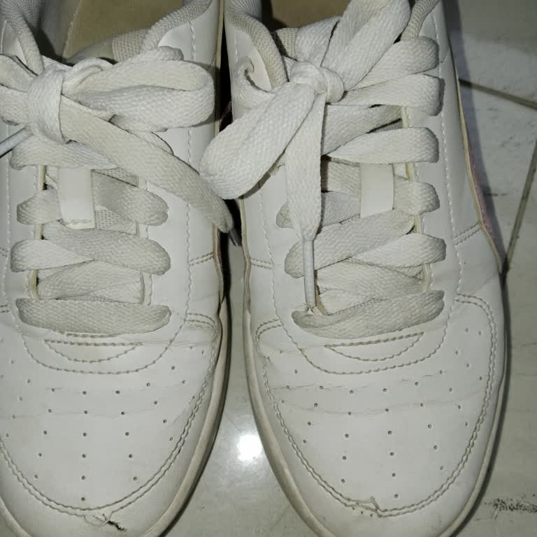 Kısa Sürede Yırtılan Ayakkabıya Kullanıcı Hatası Denilerek Çözüm Sunulmadı