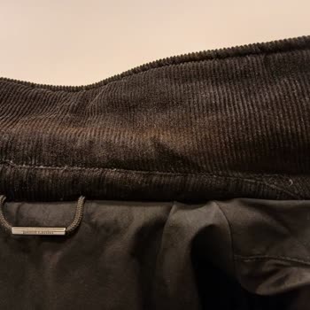 Aldığım Mont Kısa Sürede Soldu Ve Tiftiklendi Firma Sorumluluk Almadı