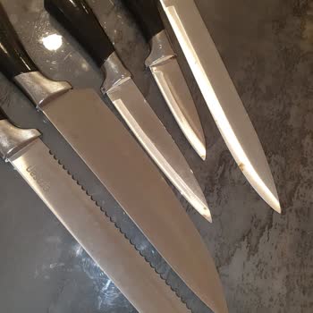 Yeni Alınan Bıçak Setinde Paslanma Ve Deformasyon Şoku