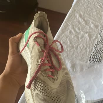 Kısa Sürede Yırtılan Ayakkabıya Kullanıcı Hatası Denilmesi Mağduriyet Yarattı