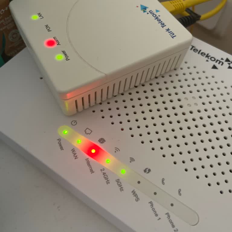 Kopan Kabloya Rağmen Haftalardır İnternet Yok, Ekip Gönderilmiyor