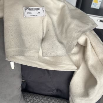 Zara'dan Aldığım Pantolonun Boya Vermesi Ve Mağaza Çalışanının Saygısız Davranışı