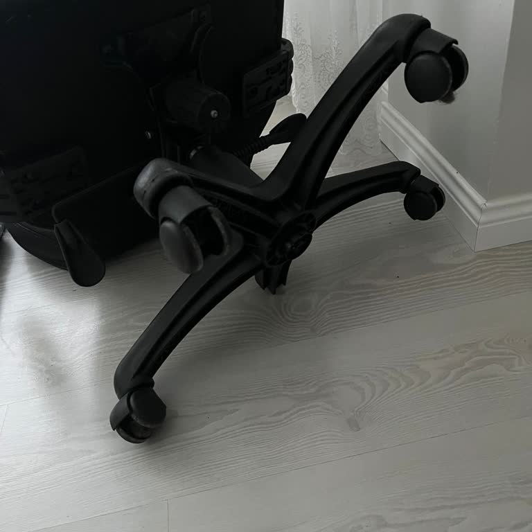 Kısa Sürede Kırılan Oyuncu Koltuğu Ayağı İçin Garanti Talebi Ve Memnuniyetsizlik