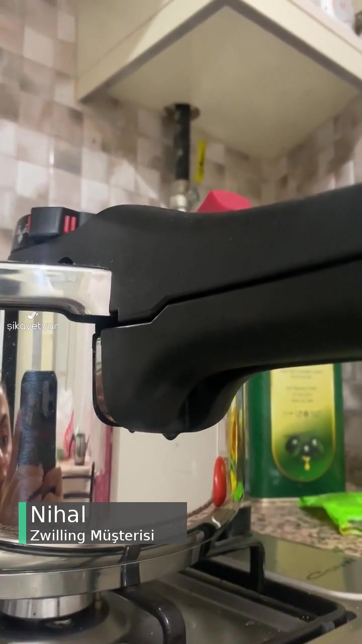 Zwilling Bozuk Düdüklü Tencere videonun kapak resmi