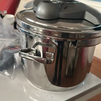 Kırılan Düdüklü Tencere Kapağı İçin Muhatap Bulamıyorum