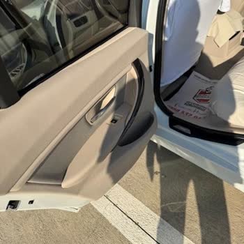 BMW 320d Arka Kapı Kollarında Erime Sorunu