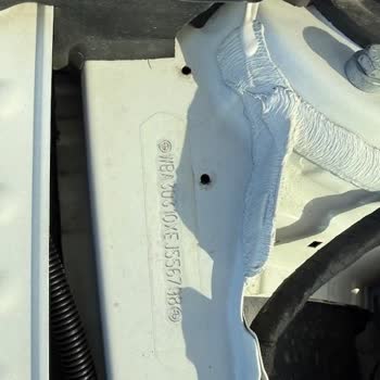 BMW 320d Arka Kapı Kollarında Erime Sorunu