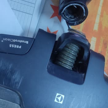 Electrolux EP81HB25SH Vacuum Head Breakage Warranty Complaint