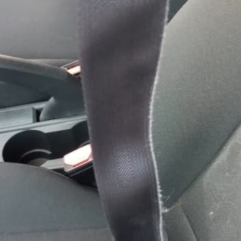 Sıfır Renault Clio'da Emniyet Kemeri Ve Medya Çalar Sorunları Çözülmüyor