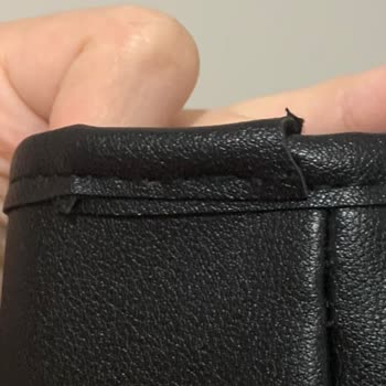 Aldığım Çanta Kalitesiz Çıktı İade İçin Ücret İstendi Ve Firmaya Ulaşamıyorum