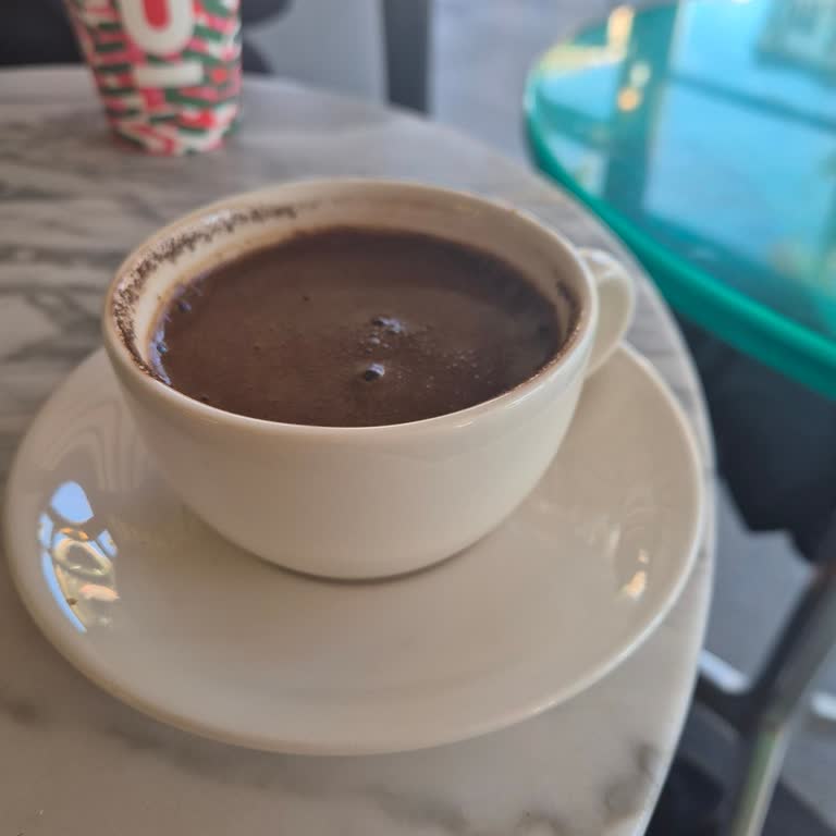 Espressolab'da Türk Kahvesi Yanında Şebeke Suyu Ve Yüksek Fiyat Hayal Kırıklığı