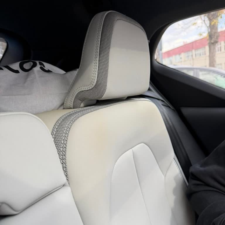 Volvo Ex40 Arka Koltukta Sararma: Garanti Reddi Ve Mağduriyet