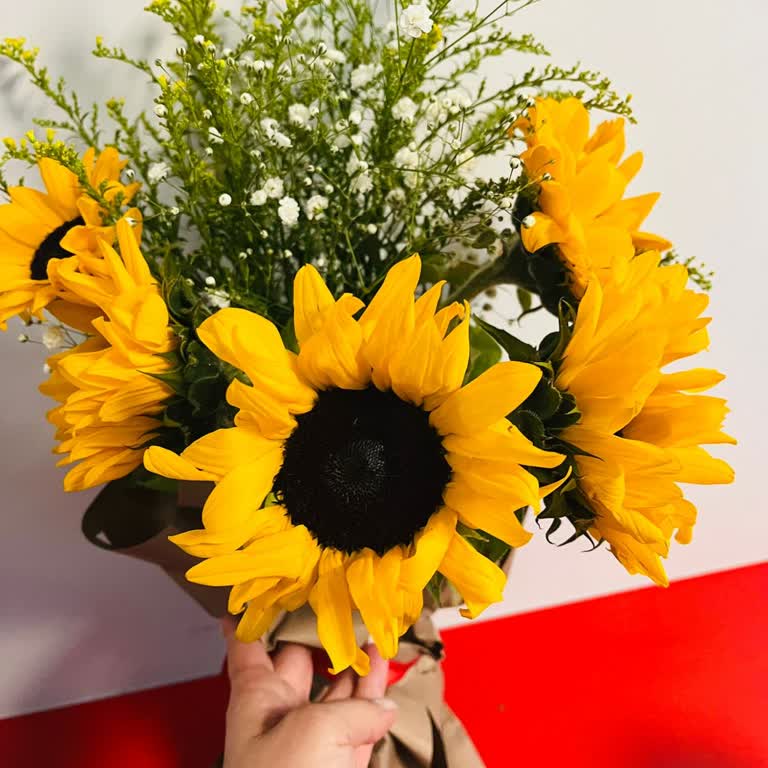 Siparişimde Gösterilen Çiçekten Farklı Ve Eksik Ürün Gönderildi