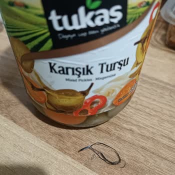 Tukaş Aldığım Turşudan Plastik Parça Çıktı, Sağlığımız Tehlikeye Girdi