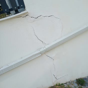 Sıfır Dairede Ciddi Yapısal Sorunlar Ve İlgisiz Firma