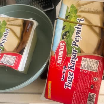 Altınkılıç Kaşar Peynirinin Son Kullanma Tarihine Rağmen Hızla Küflenmesi Güvenimi Sarstı