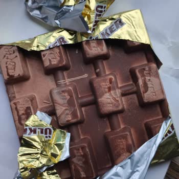 Son Kullanma Tarihi Geçmemiş Çikolatada Küf Benzeri Oluşumla Karşılaştım