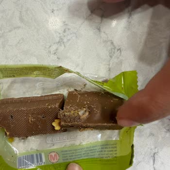 Migros'tan Aldığım Çikolatada Kurt Çıktı, Sağlığımız Tehlikeye Girdi