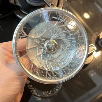 Kendi Kendine Çatlayan Demlik Kapağı İçin Çözüm Bekliyorum