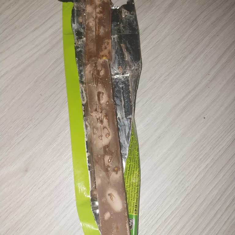 Son Kullanma Tarihi Geçmemiş Çikolatada Beyaz Lekeler Ve Kötü Tat