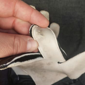 Puma Kısa Sürede Yıpranan Kaleci Eldiveni İçin Değişim Veya İade Talebi