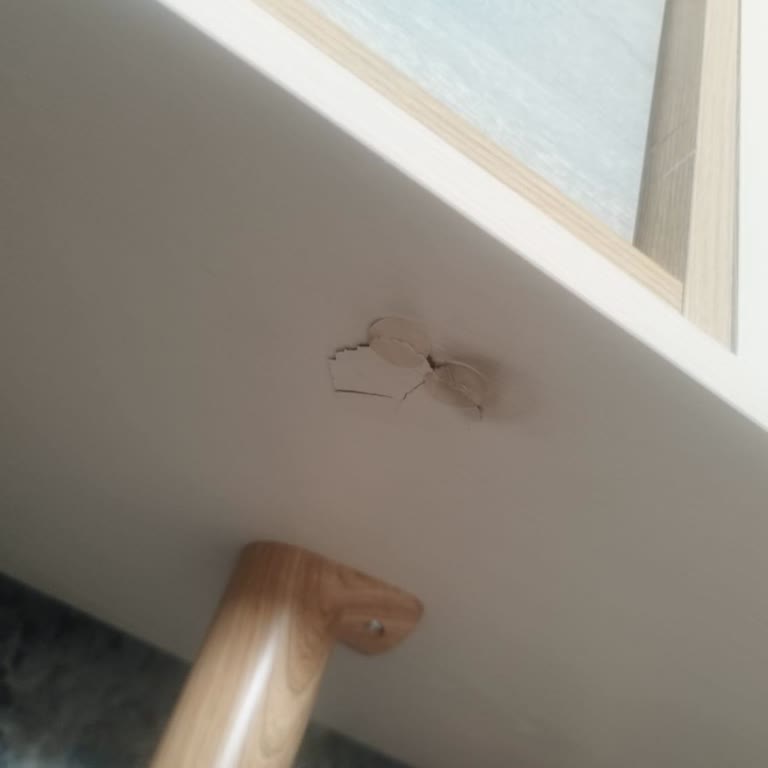 Kırılan Konsolum Bir Aydır Değiştirilmiyor, Teşhir Ürün Teklif Ediliyor!