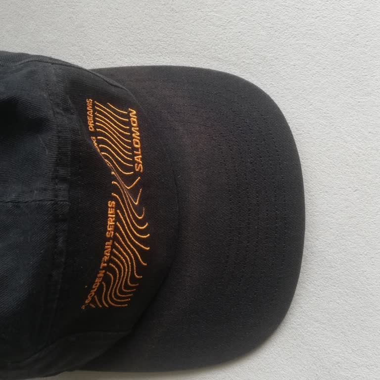 Yüksek Fiyatlı Garantili Şapkam Kısa Sürede Renk Değiştirdi Mağaza Sorumluluk Almadı