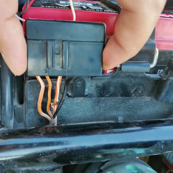 Turuncu Araç Takip Montajda Özensizlik Ve Orijinal Tesisata Zarar Verildi