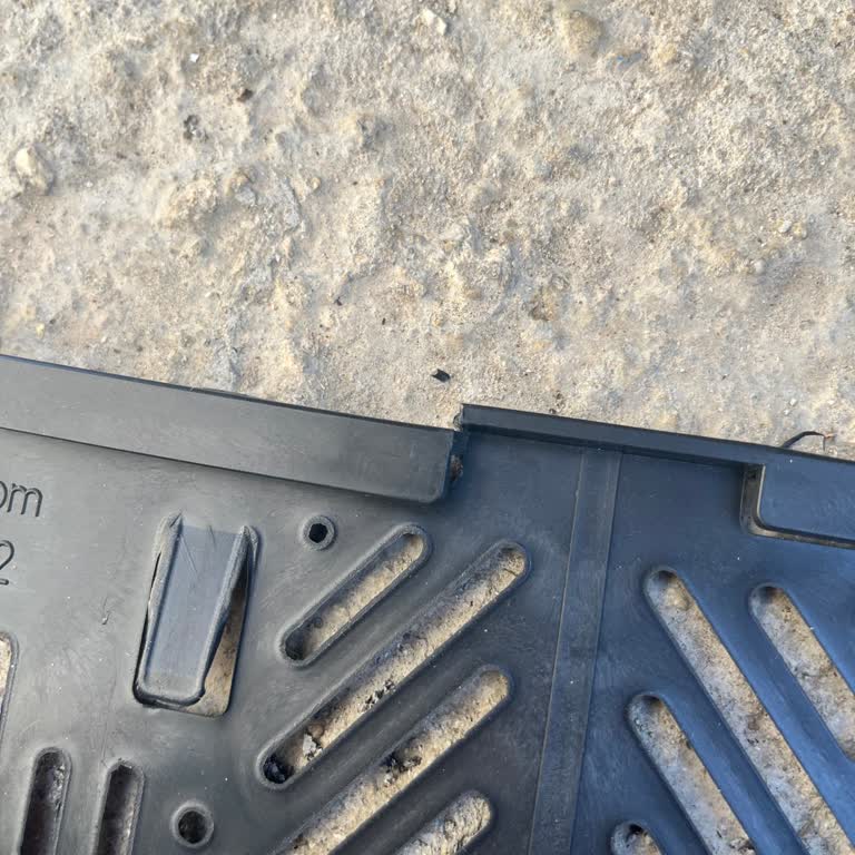 Kırık Gelen Plakalık İçin Sorumluluk Alınmıyor Müşteri Mağdur Ediliyor