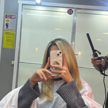 Kuaför Hatası Nedeniyle Saçlarım Mahvoldu, Ücret İadesi Yapılmıyor