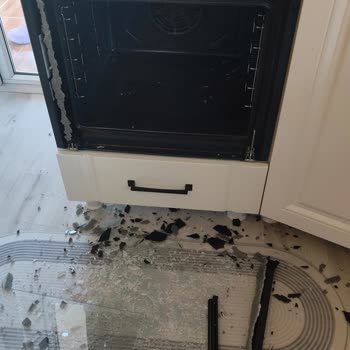 Fırın Camının Kendiliğinden Patlaması Sonucu Güvenlik Riski Ve Garanti Sorunu